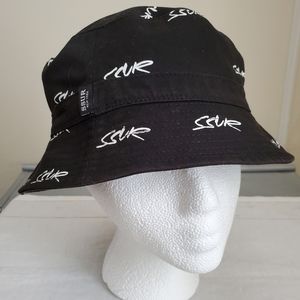 SSUR + Futura reversible bucket hat